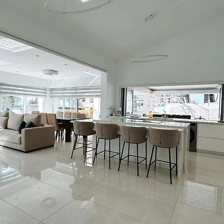 Luxurious Sea View *