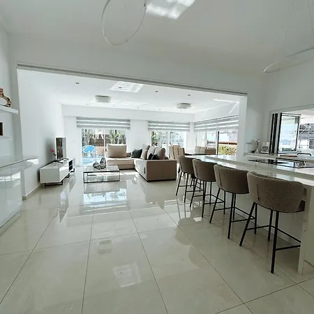 Luxurious Sea View