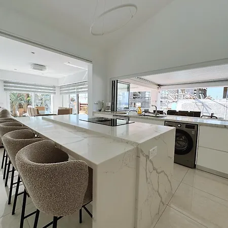וילה Luxurious Sea View