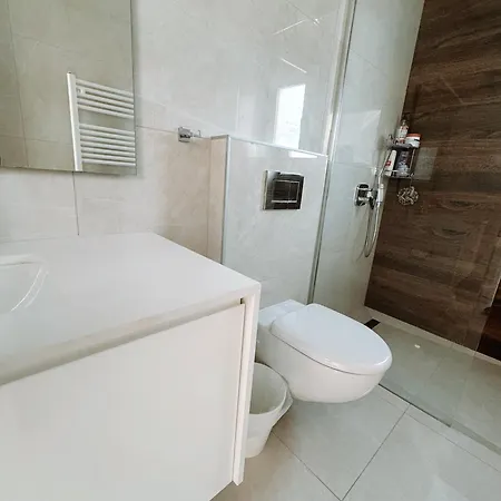 Luxurious Sea View فيلة