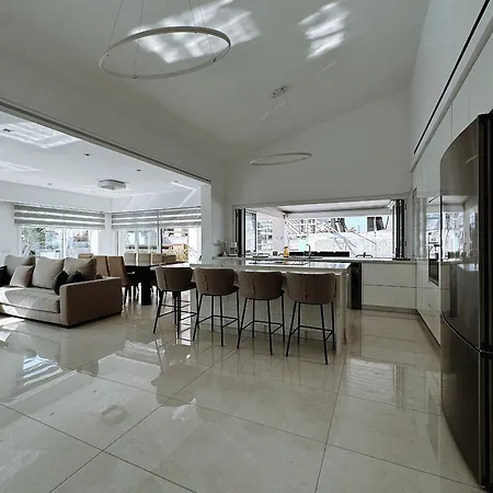 Luxurious Sea View فيلة Klorakas