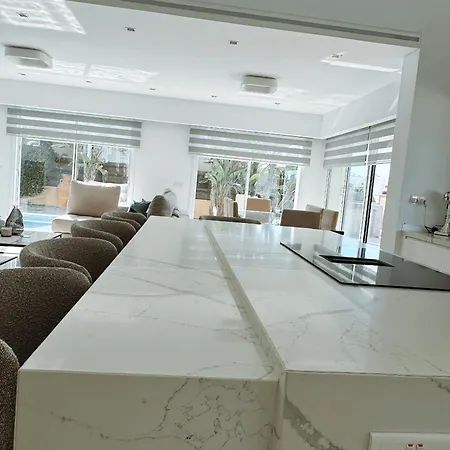 فيلة Luxurious Sea View *