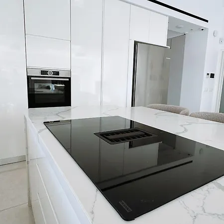 Luxurious Sea View فيلة