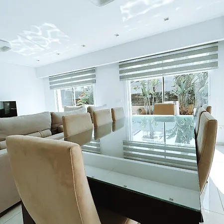 Luxurious Sea View Villa *